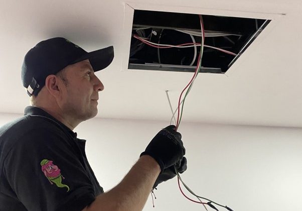 ¿Por qué se bajan los tacos de la luz? Causas, qué revisar y cuándo llamar a un electricista